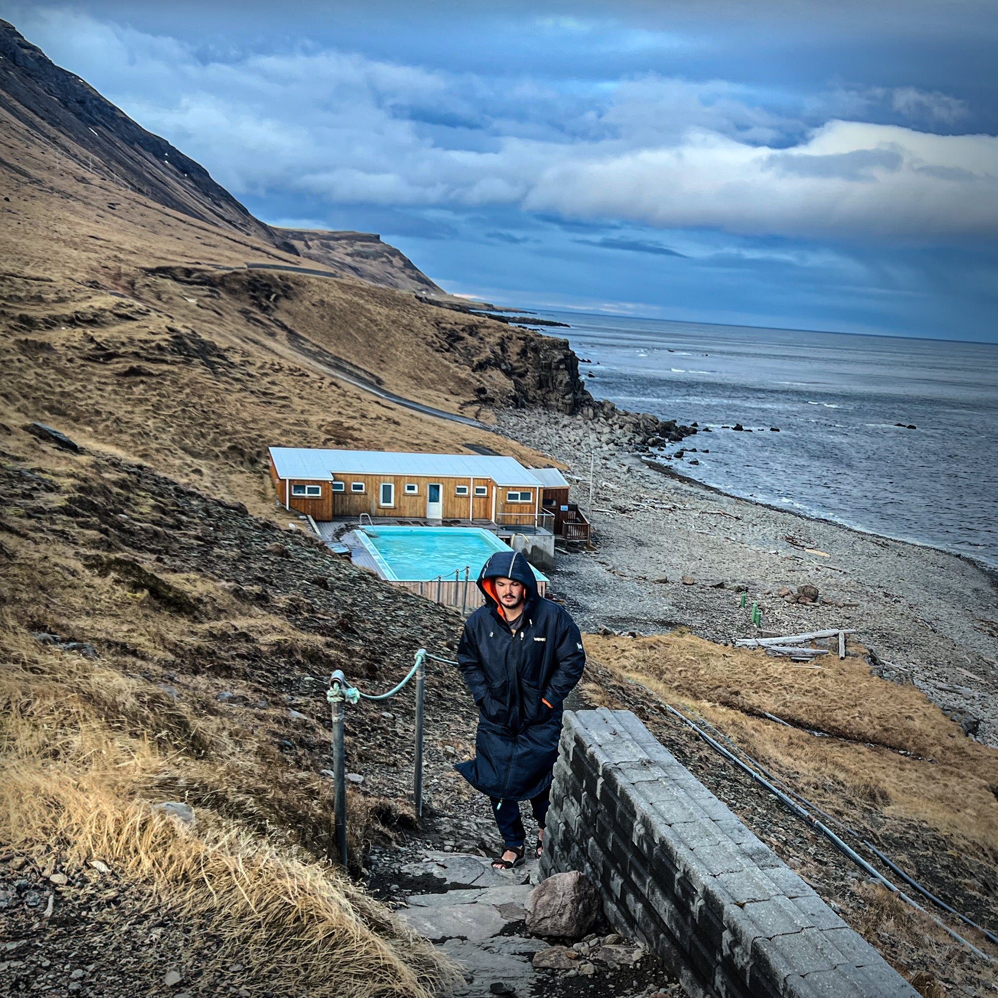 Wave 3 in 1 Waterproof & Windproof Changing Robe | Unisex | Ecru Cream Wave Sups