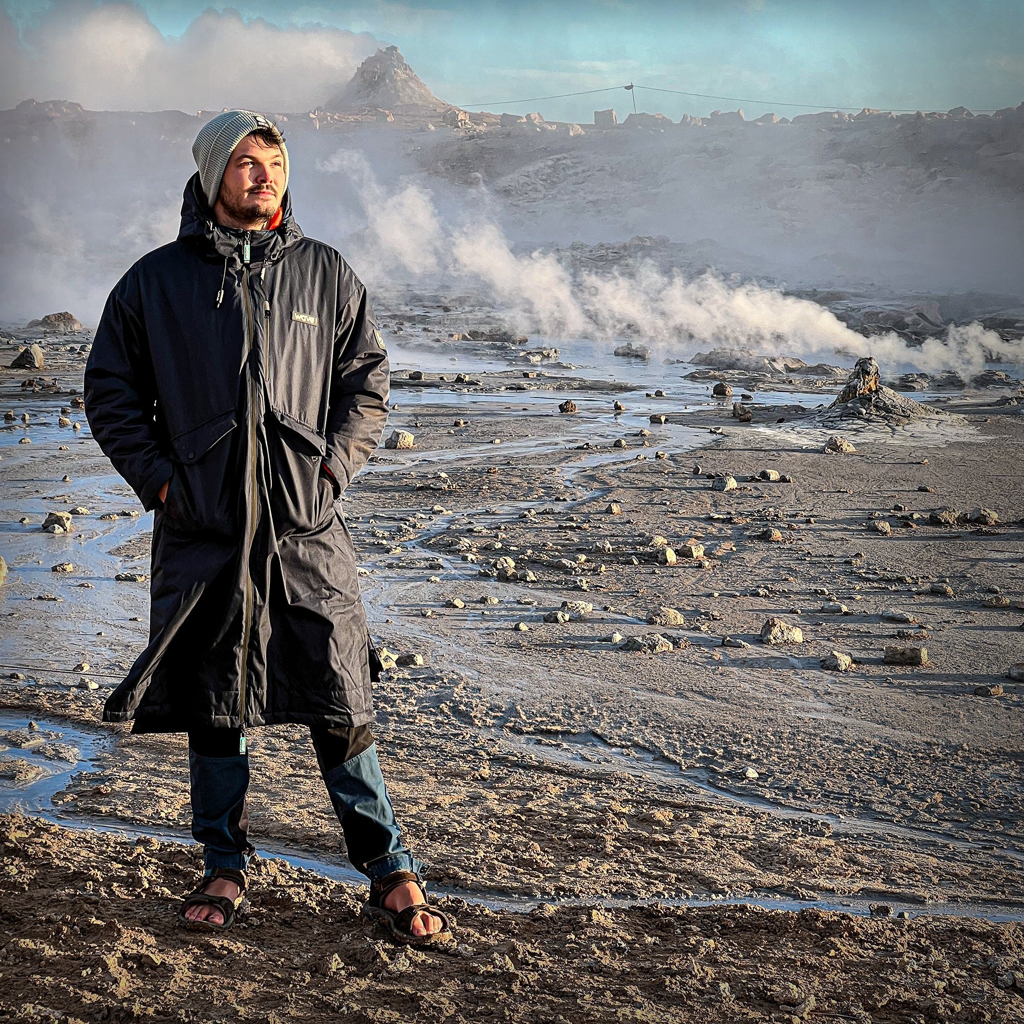 Wave 3 in 1 Waterproof & Windproof Changing Robe | Unisex | Navy Blue Wave Sups